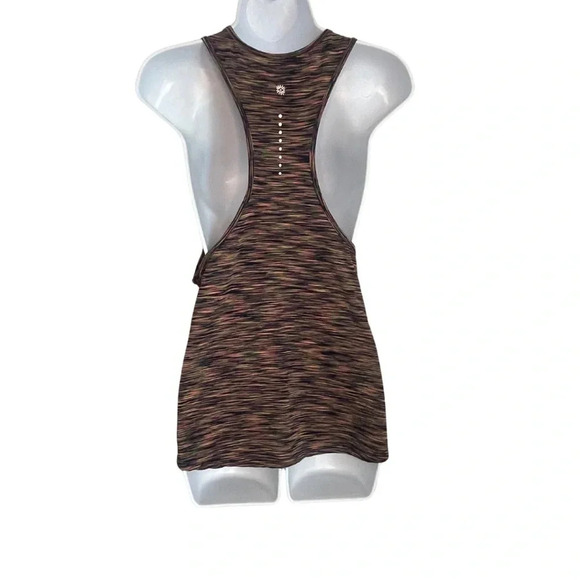 Tangerine Activewear Tanks - Women's Set of 2 - Medium - Gym Wear- Breathable - Picture 3 of 13